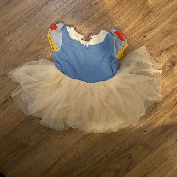 Snow White Baby Outfit 3-6 Months - Picture 4 of 4